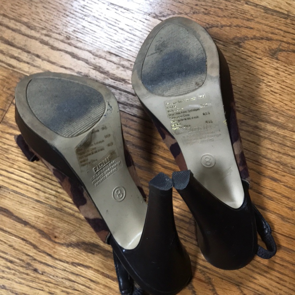 Fioni leopard slingback platform retro heels.  8. - Picture 7 of 7